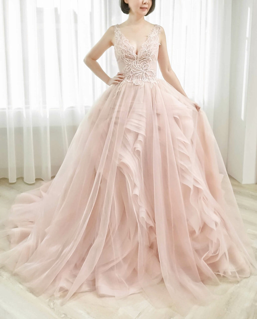 甜美裸粉玫瑰層次禮服 | 愛情蔓延精緻婚紗 - 禮服出租 | 婚紗推薦 | 台中婚紗